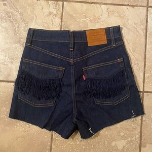 NWOT Levi’s Ribcage Shorts